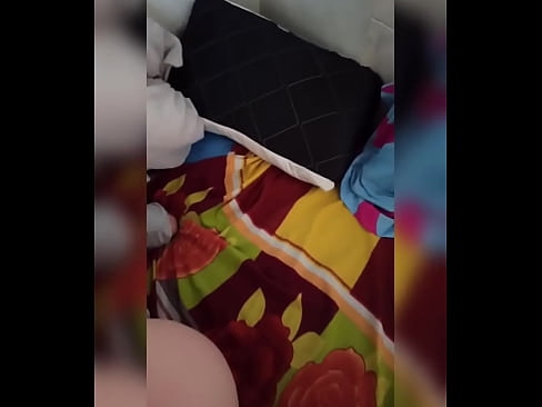 ❤️ Samboeren min blir hjemme alene fordi mannen hennes drar på ferie og jeg benytter anledningen til å knulle henne og fylle rumpa hennes med melk ❤ Pornovideo hos oss ﹏
