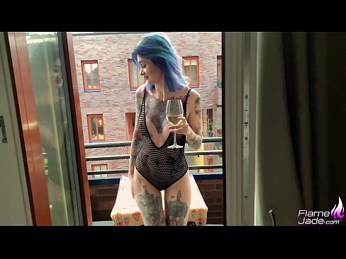 ❤️ En fantastisk jente som suger med en gulp og knuller lidenskapelig under åpen himmel ❤ Pornovideo hos oss ﹏